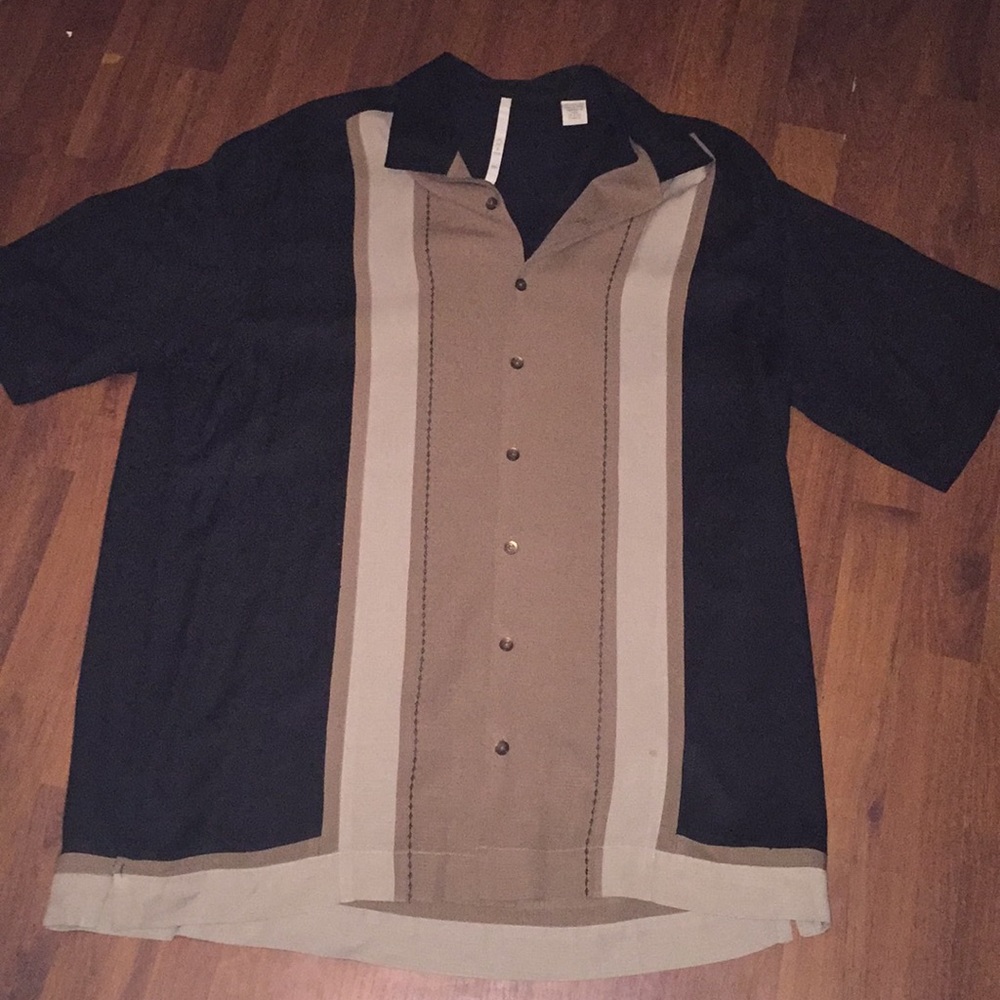 Men's buttoned down shirt